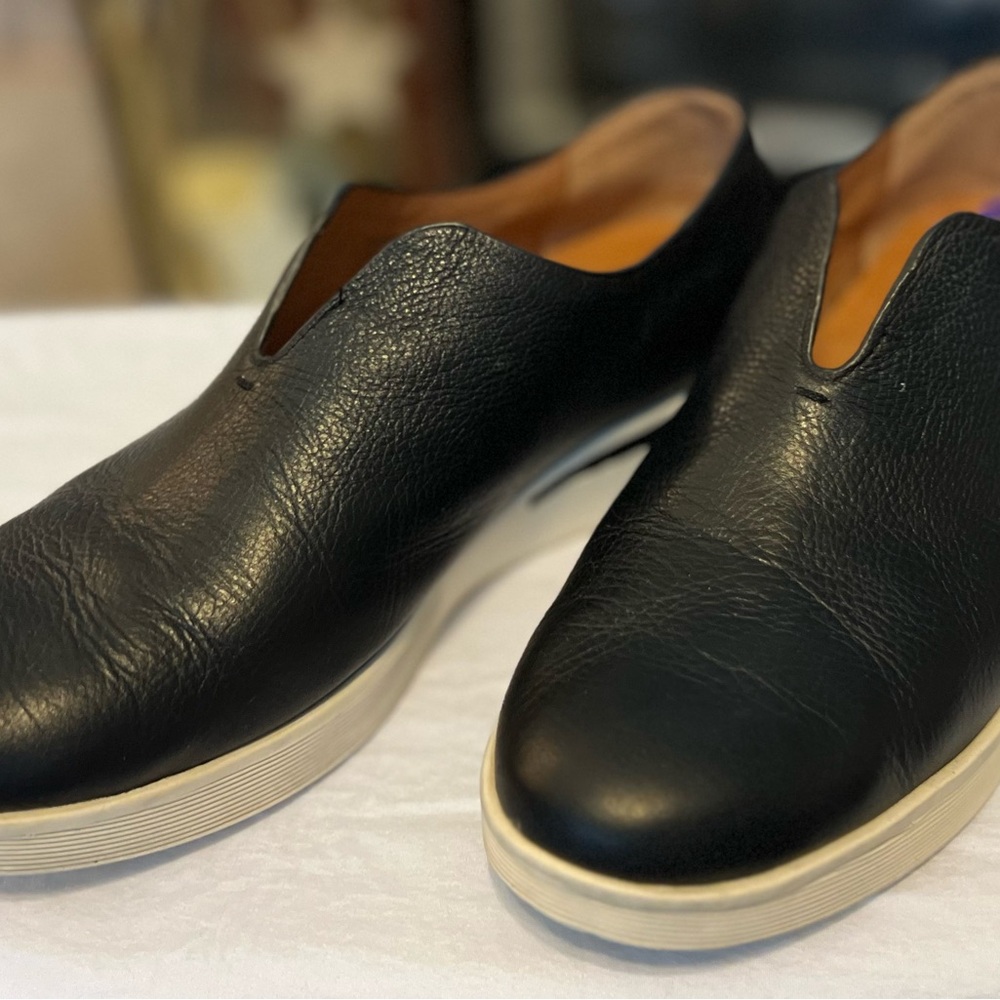 Gentle Souls by Kenneth Cole Size 8.5 M Halden Black Leather Wedge Slip On Shoe